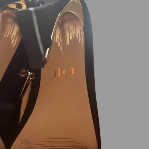 JLo winter suede booties - Picture 4 of 5